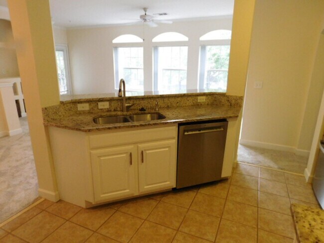 Building Photo - Two Bedroom Townhome In The Preserve