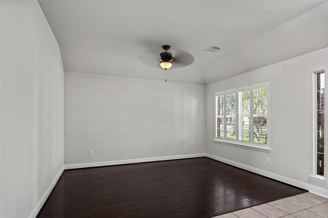 Building Photo - 2123 Enchanted Park Ln