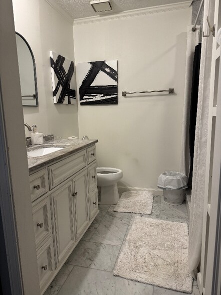 Building Photo - 128 Cedar Ln