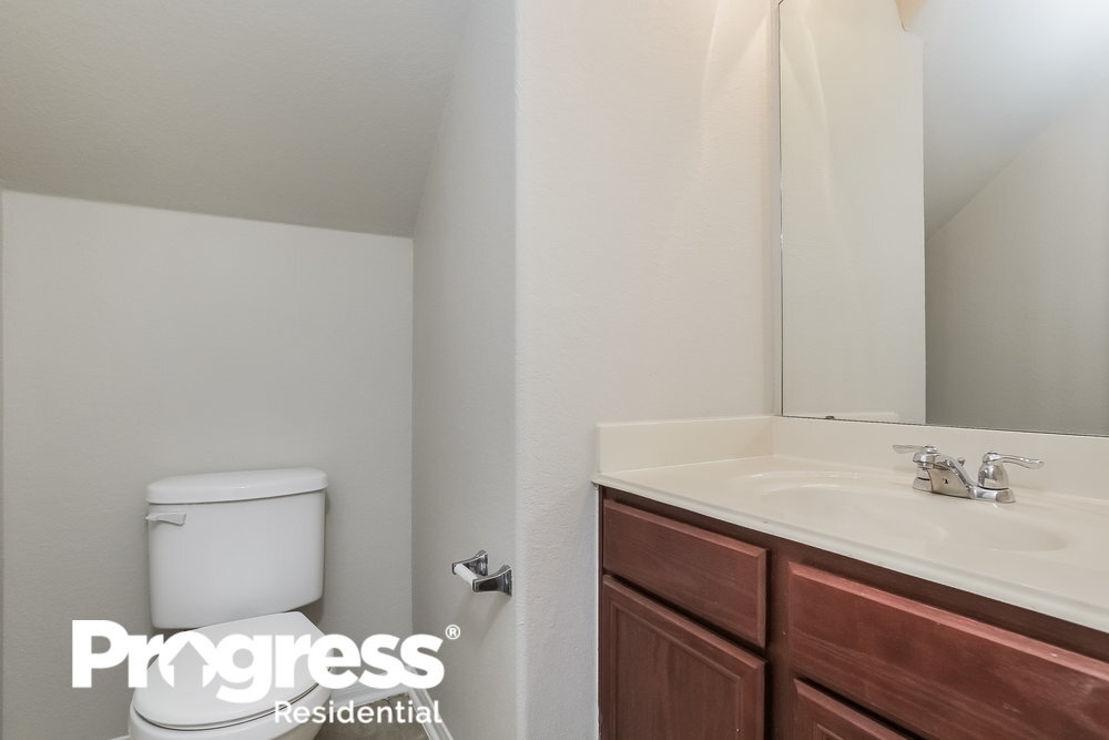 Building Photo - 17914 Seco Creek Ln