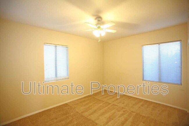 Building Photo - 13813 W Ventura St