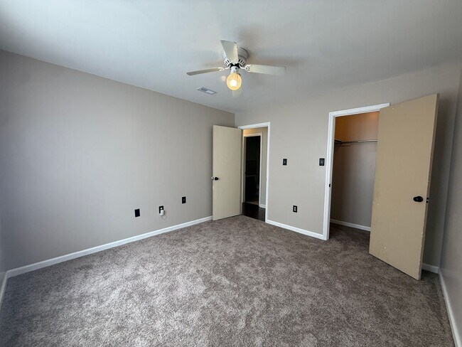 Building Photo - 3313 Camak Dr