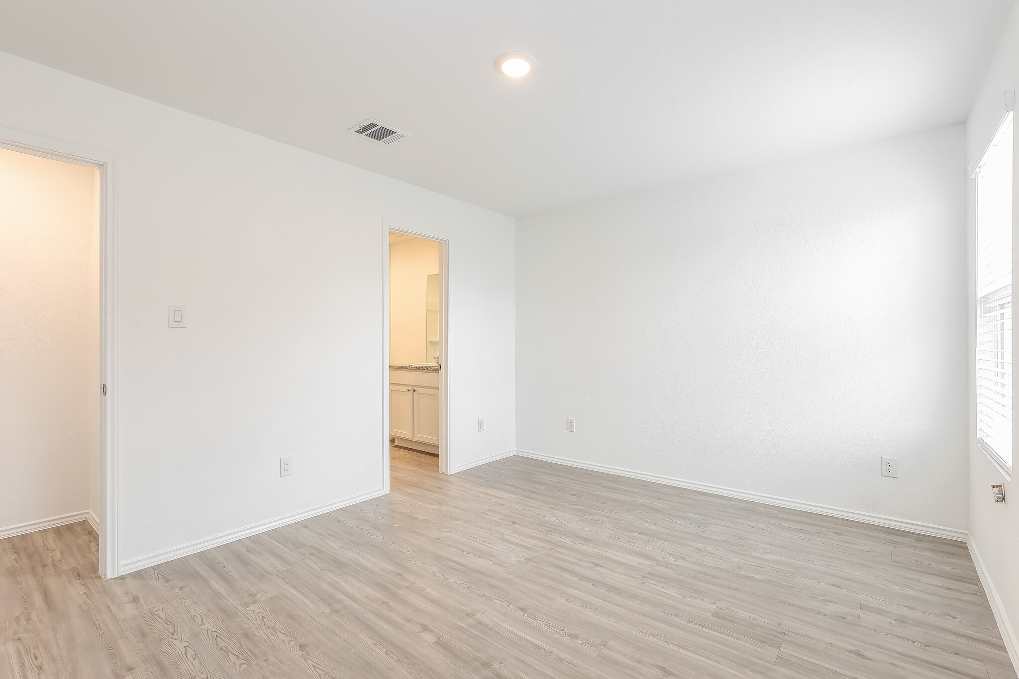 Building Photo - 4247 Southton Mere