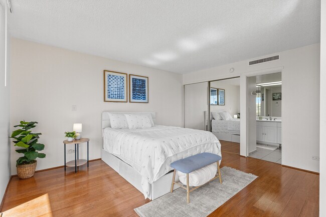 Building Photo - 1860 Ala Moana Blvd