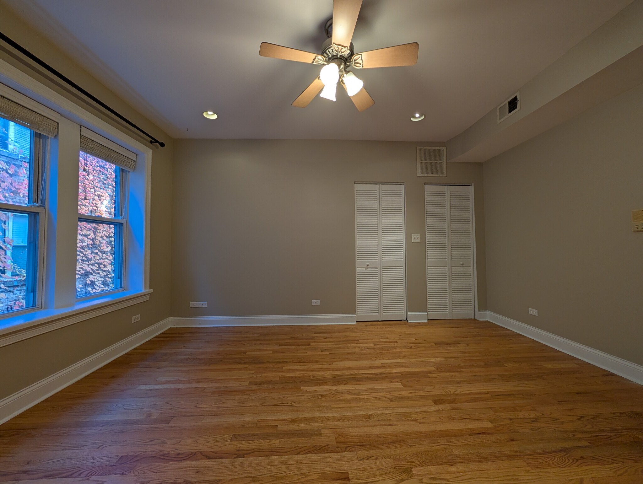 Building Photo - 6813 N Wayne Ave