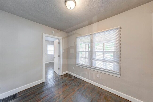 Building Photo - 4430 Crittenden Ave