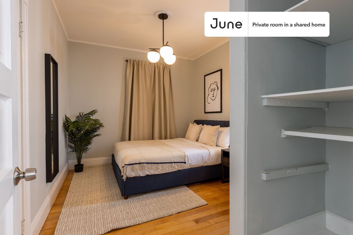 Building Photo - Room in Shared 4 bed/2 bath home in Savin Hill