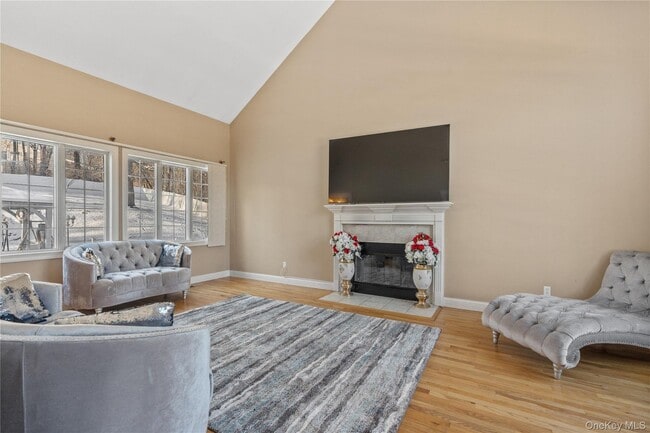 Building Photo - 17 Waring Dr