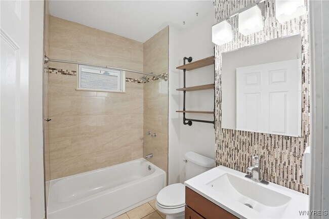 Building Photo - 168 Villa Ave