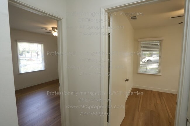 Building Photo - 919 W Wilshire Ave