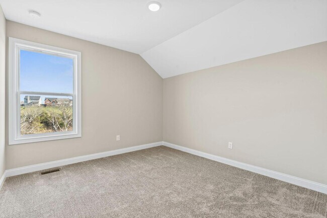 Building Photo - 933 Camden Ct