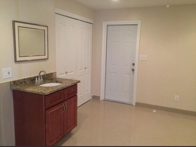 Building Photo - 3312 Clydesdale Dr