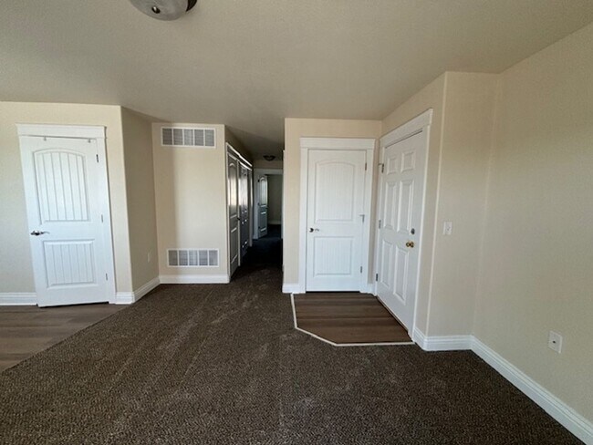 Building Photo - 115 Montalto Dr