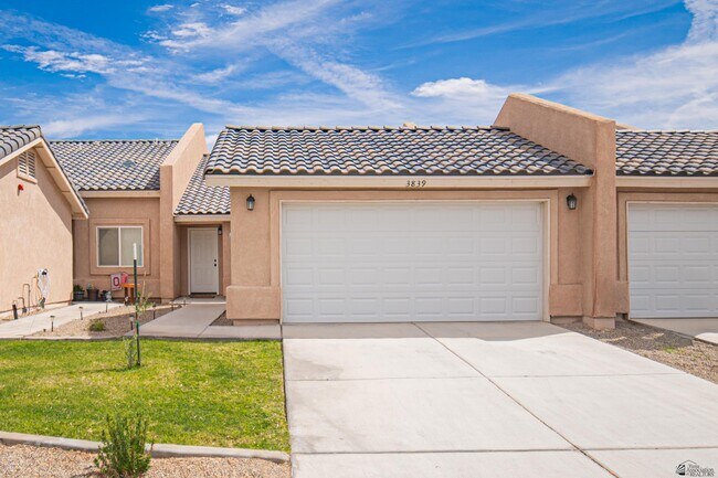 Building Photo - 3839 S Desert Sky Dr
