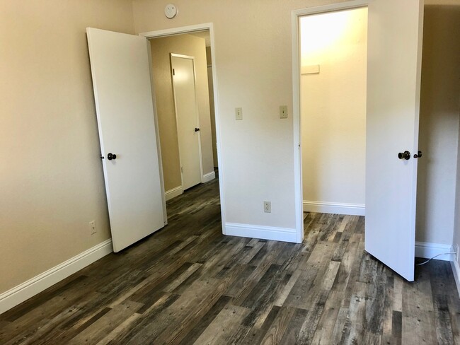 Building Photo - $1,699 Shaw and Minnewawa, 2 Bedroom Duple...