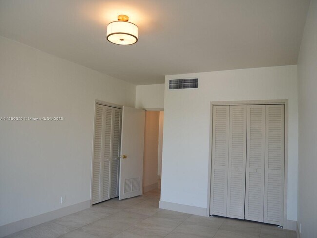 Building Photo - 880 NE 69th St