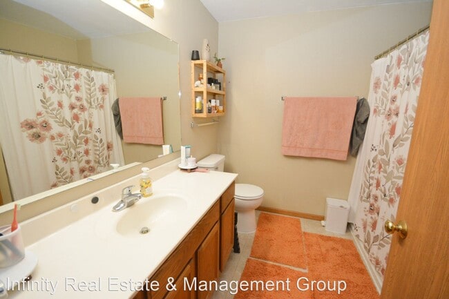Building Photo - 2 br, 1 bath House - 1824 Deerhaven Ln NE # 3