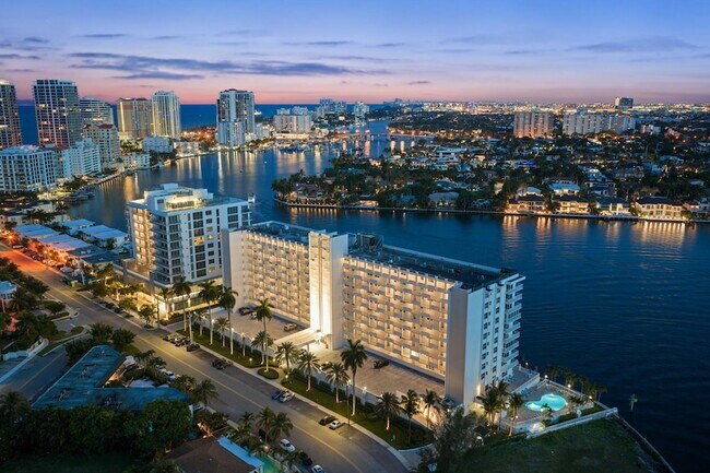 Building Photo - 511 Bayshore Dr
