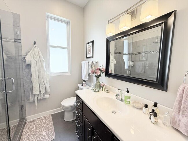 Building Photo - 2 bedroom in Chicago IL 60642