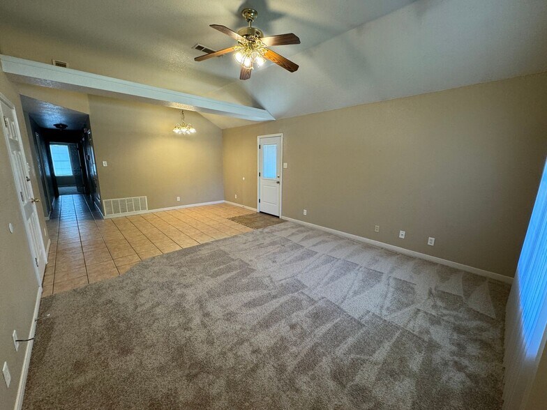 Building Photo - 4706 John David Dr