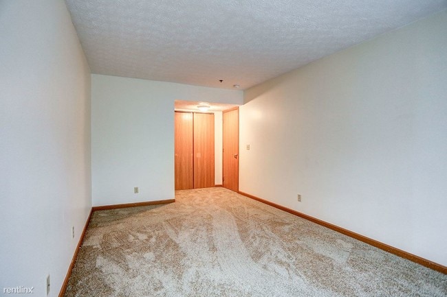 Building Photo - 2 br, 1 bath Apartment - Patrick Place LP