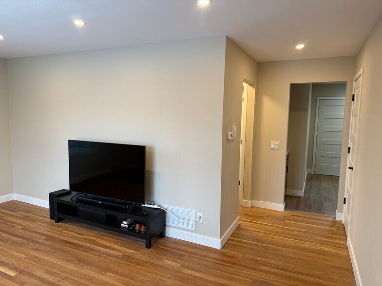 Living Room - 1213 S Midvale Blvd