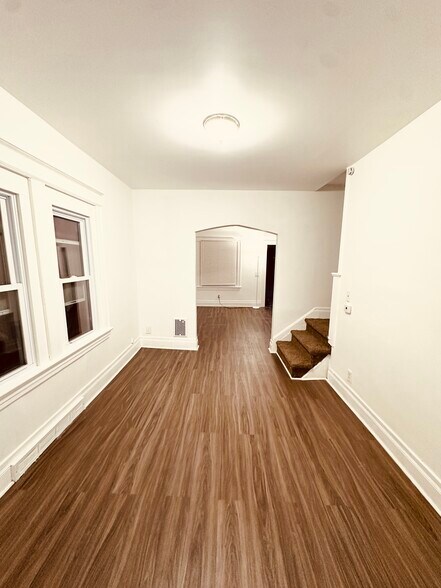 Building Photo - 96-98 Durnan St