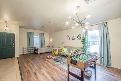 Building Photo - 16201 Mones Ln