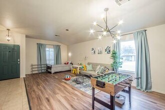Building Photo - 16201 Mones Ln