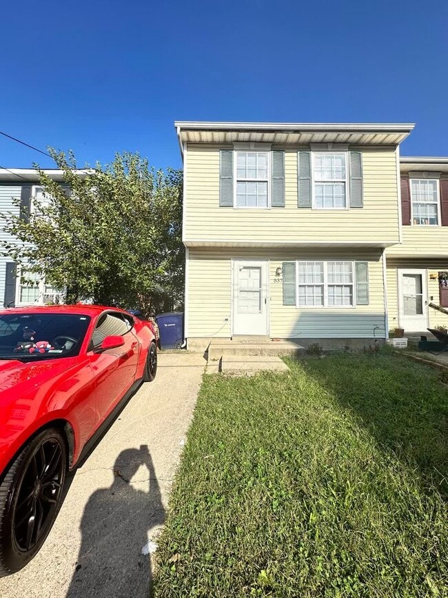 Building Photo - 537 Toner St