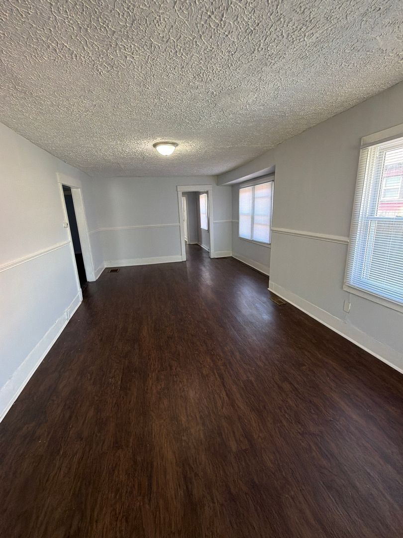 Building Photo - 1938 N Dearborn St