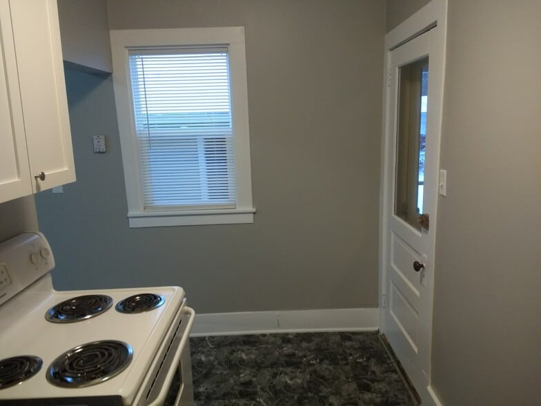 Building Photo - 522 Vine St