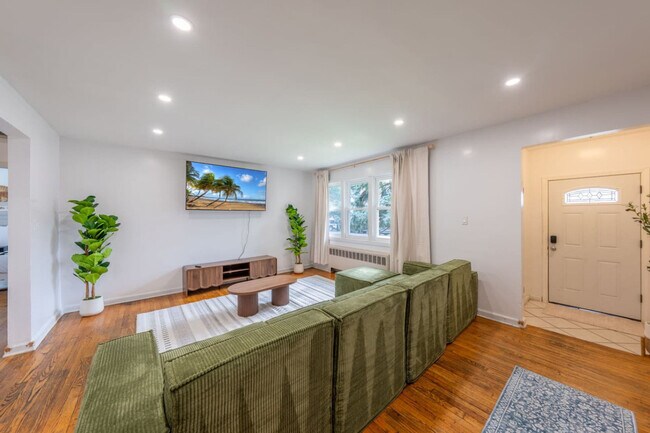 Building Photo - 810 Walnut St