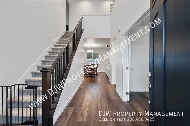 Building Photo - 14588 Cooper Sunrise Dr