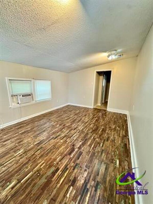 Building Photo - 102 Varee Dr