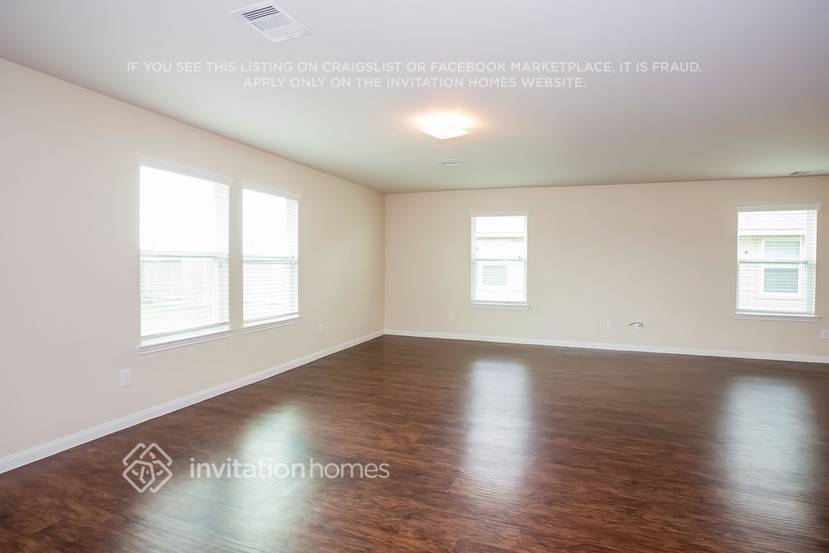 Building Photo - 11407 La Perla Dr