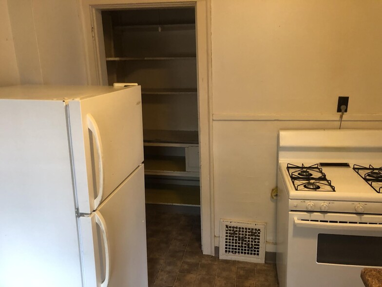 Apt 3 Kitchen with Pantry - 200 E Elm St