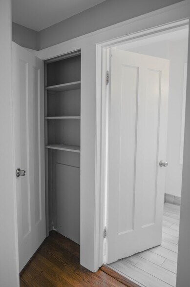 Building Photo - 5349 W Byron St