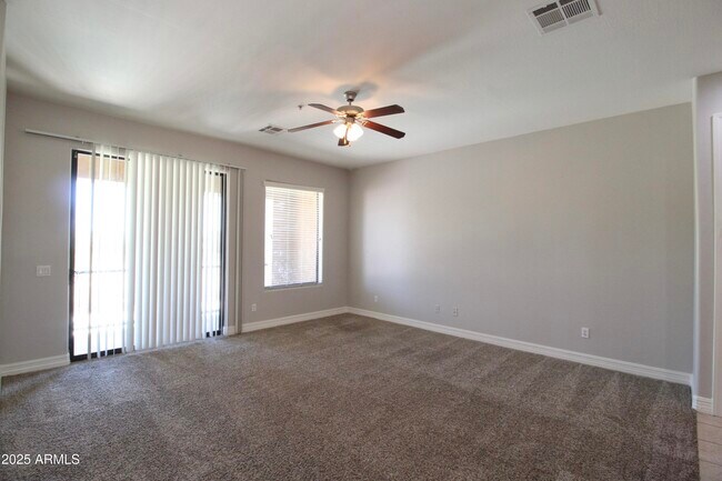 Building Photo - 1456 E 9th St