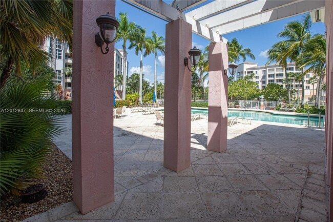 Building Photo - 731 Crandon Blvd