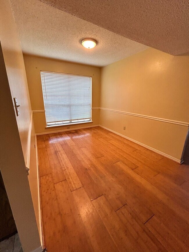 Building Photo - W/S/T included! Dbl garage! 2BR/2.5BA with...