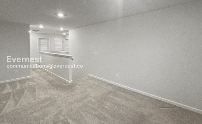 Building Photo - 679 Birdie Dr