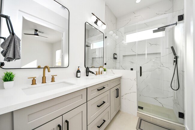 Building Photo - 3907 Maggie St