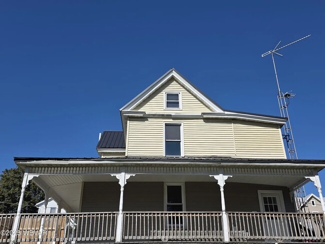 Building Photo - 77 E Houston Ave