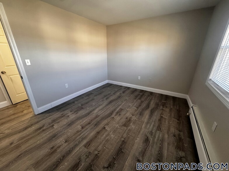 Primary Photo - 169 Aiken Ave