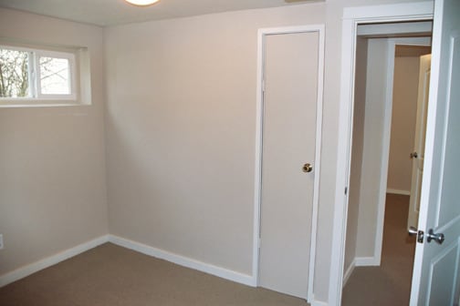 Building Photo - 2 Bedroom Duplex Apartment near Green Lake!