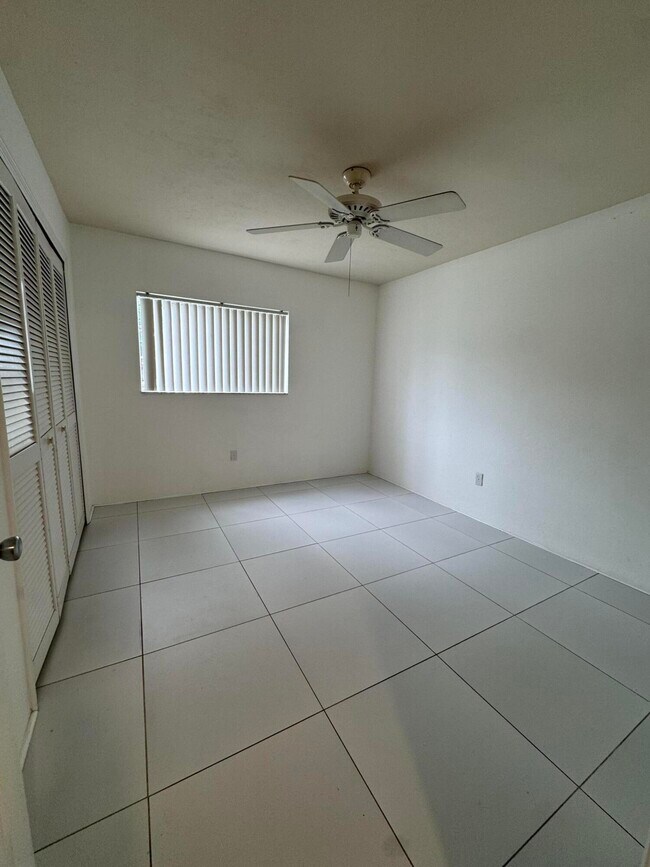 Building Photo - 1803 Palm Beach Trace Dr