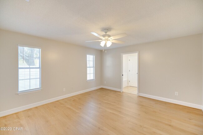 Building Photo - 108 Leeward Way
