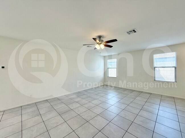 Building Photo - 747 W Nova Pl