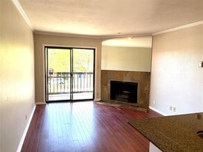 Building Photo - 8888 Tallwood Dr